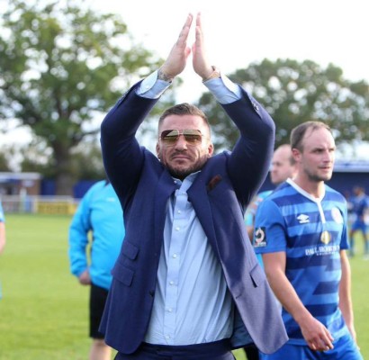 Millonario compra equipo inglés, echa a todo el plantel y contrató 15 jugadores nuevos