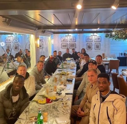 Jugadores del Manchester United se reúnen para almorzar y así fue captado Cristiano Ronaldo tras ser multado