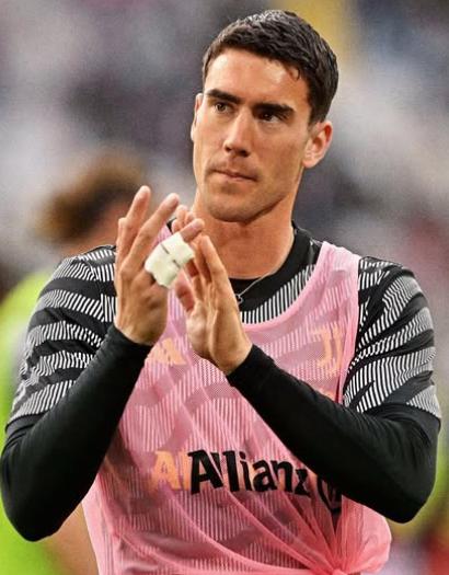 Hansi Flick tiene al reemplazo de Lewandowski: Se va al Barcelona; también habló con el Atlético