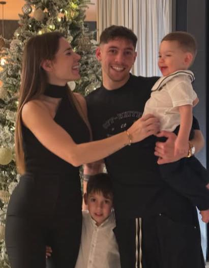 Futbolistas del Real Madrid festejan la Navidad con sus espectaculares novias y el mensaje de Florentino Pérez