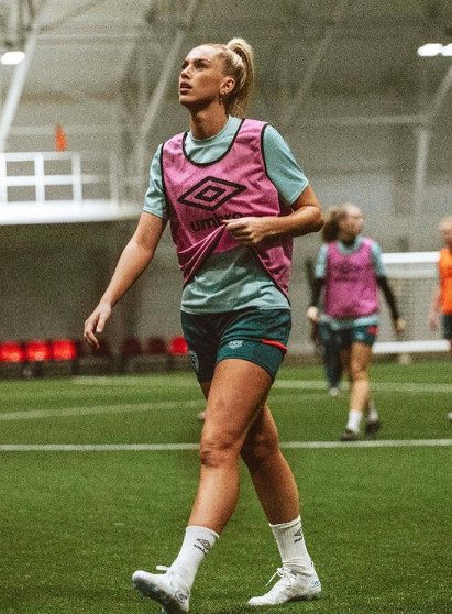 Argentino presentó a su novia futbolista y es una hermosura: ambos juegan para el mismo club