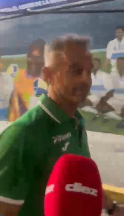 Euforia: Lavallén celebrando en las calles y presidente de Marathón con la barra