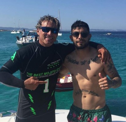 ¿Quién es? El famoso bartender que sirve a Cristiano Ronaldo, Messi y otros cracks