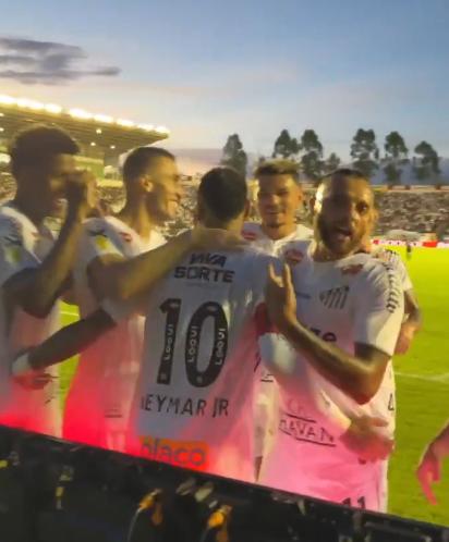 El show de Neymar con el Santos de Brasil: golazo olímpico, asistencias y festejó como Cristiano Ronaldo