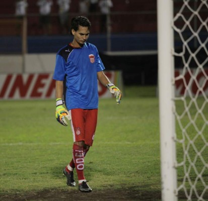 Los jugadores de campo que se vieron obligados a hacerla de portero