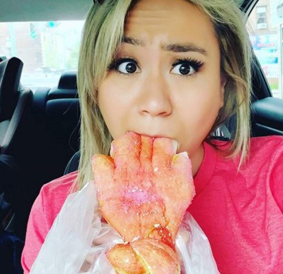 Se devoró 48 en 10 minutos: ¿Quién es? la mujer con el récord mundial de más hot dogs comidos&nbsp;&nbsp;