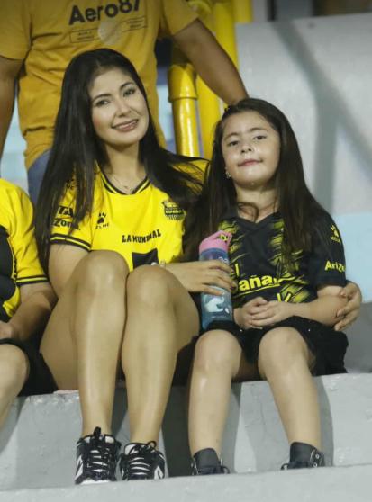 Atajadón de Buba López, pero Plaza Amador silencia el Morazán: la tristeza de Real España y belleza en las gradas