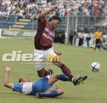 La trayectoria de Carlos Pavón en imágenes