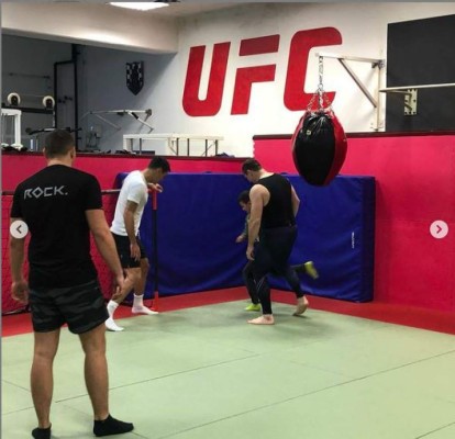 ¡Insólito! De conquistar la Champions League con el Liverpool a ser luchador de MMA por un día