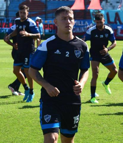 El que sepa de algo, me chifla: es profesional, lo tienen borrado en su equipo y busca nuevo club por Facebook