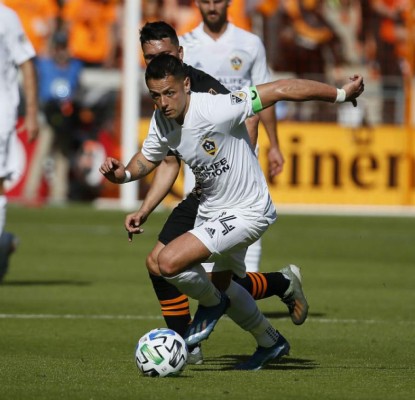 Duelo con Maynor Figueroa, capitán y el ritual: Así fue el incómodo debut de Chicharito Hernández en la MLS &nbsp;&nbsp;