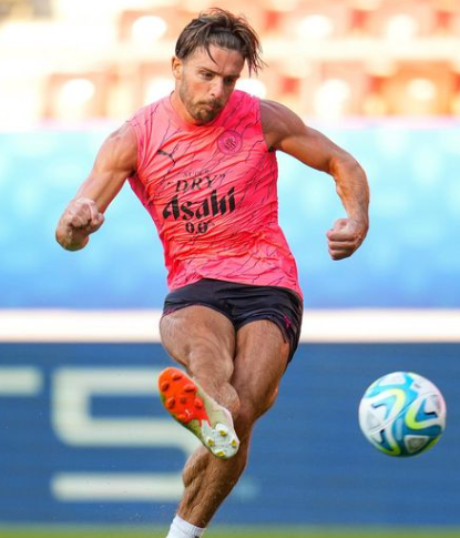 El ritual nocturno de Grealish con su novia para cuidar su cuerpo: “Lo hace antes de acostarse”