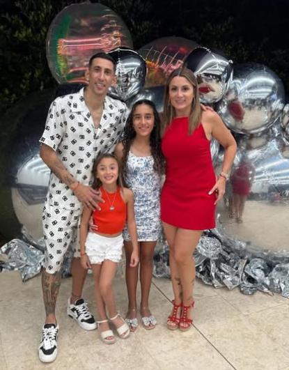 Así pasan la Navidad las grandes estrellas del fútbol: entrenando y el que se disfrazó de Papá Noel