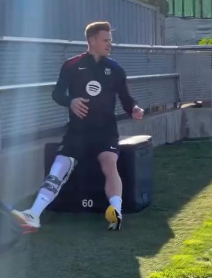 Ter Stegen comenzó su recuperación con una bota ortopédica: ¿cuándo volverá a jugar con Barcelona?