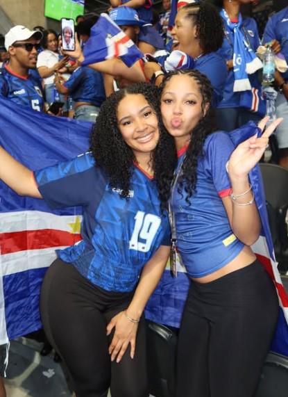 ¿Quiénes son? Las preciosas aficionadas que enamoran en el Mundial 2026