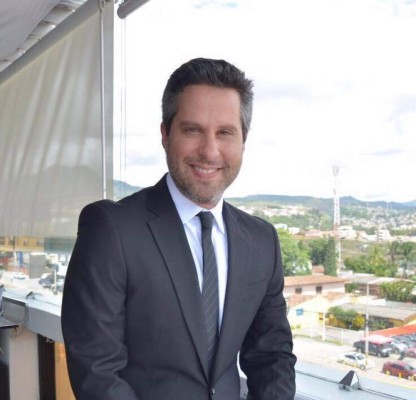 Los famosos hondureños que son seguidores de Olimpia y Real España