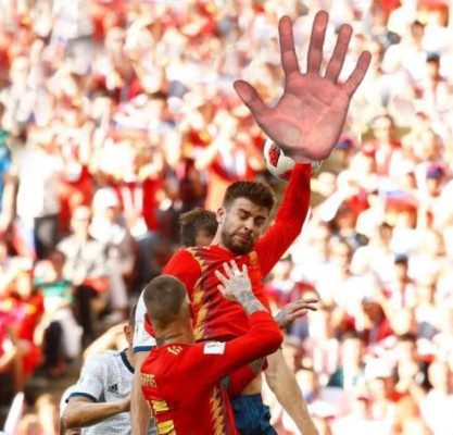 ¡No perdonan! Piqué protagoniza los memes tras la eliminación de España