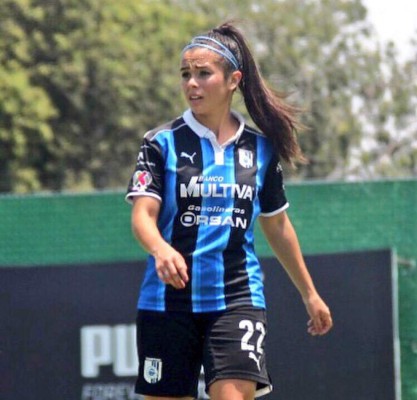Karla Padilla, la hermosa jugadora mexicana del Querétaro