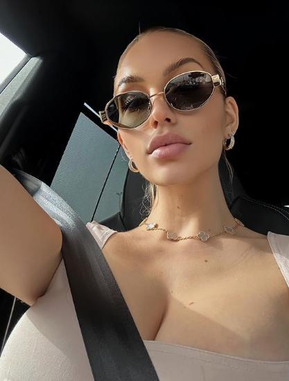 Las redes alucinan con la madre de un futbolista que triunfa como influencer: “Parece su novia”