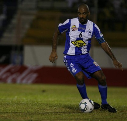 TOP: Grandes futbolistas hondureños que se retiraron en modestos equipos