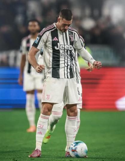 Hansi Flick tiene al reemplazo de Lewandowski: Se va al Barcelona; también habló con el Atlético