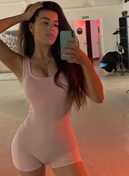 La exprofesora de Julián y Endrick agitó las redes sociales con su anuncio: “Confesiones nunca antes contadas”