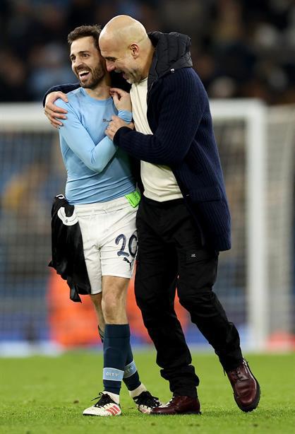El festejo de Pep tras la sufrida clasificación a playoffs de la Champions, Barcelona dejó ir el segundo lugar y Rodrygo brilló