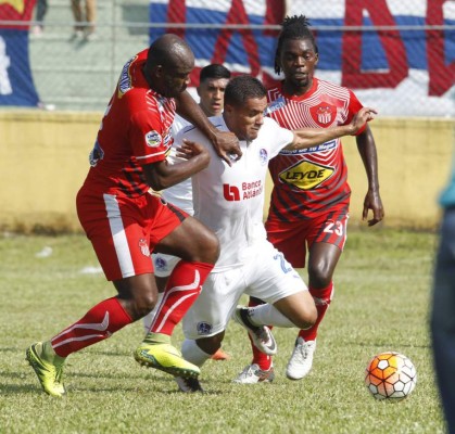 RUMORES+FICHAJES: Buba López se marcharía a España y Eddie Hernández define su futuro