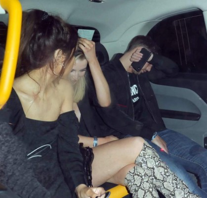 La polémica fiesta de los jugadores del Chelsea con dos mujeres misteriosas