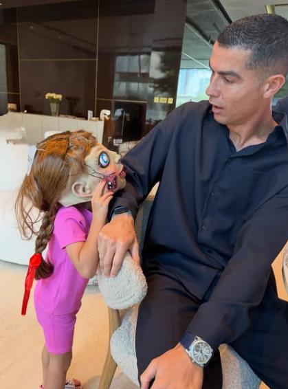 El Halloween de los cracks: Cristiano Ronaldo se lleva un susto, el cumpleañero del Barça y un aterrador Vinicius