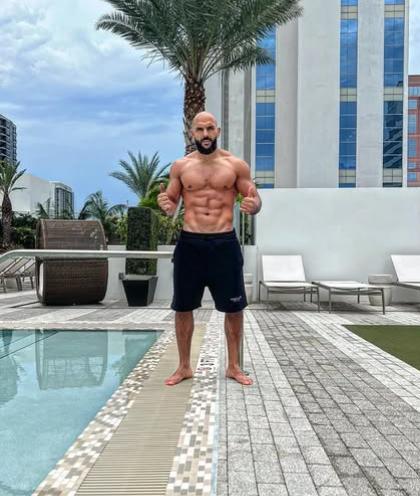 ¡De locos! Así entrena el guardaespaldas de Messi mientras lo espera en Miami y practica fútbol con una estrella