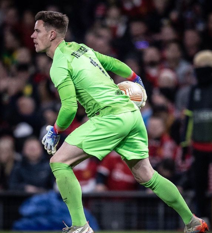 Así calientan el clásico los jugadores del Barcelona y Real Madrid: beso de Gavi, recuerdito de Benzema y el mensaje de Vinicius