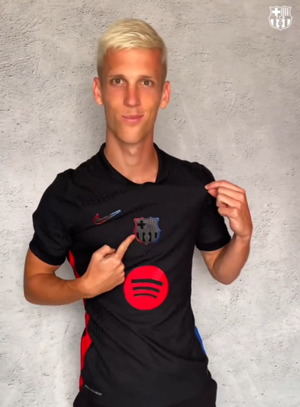 Barcelona presentó su segundo uniforme de la temporada y es una belleza: vuelve el color negro