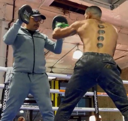 ¡Instinto asesino! Así calientan Teófimo López y Kambosos la pelea por la corona: pesaje, conferencia y entreno