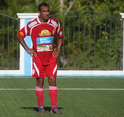 Estrellas del fútbol hondureño que se retiraron en el olvido