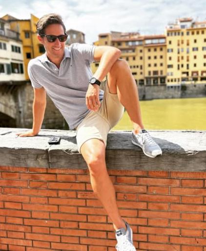 Sigue la polémica: el árbitro que expulsó a Bellingham tiene un mural de Messi con el Barcelona en el jardín de su mansión