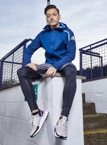 Dueño de equipo, sus propias botas y hasta clínicas: Así es el millonario imperio empresarial que tiene Mesut Ozil