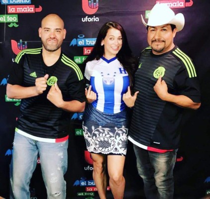 FOTOS: Así es la sexy locutora hondureña que se desnudó por la selección