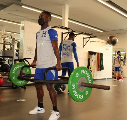 El líder de la oración y el detallazo en el 'look' de Rivas: Honduras entrenó en el gimnasio dos días antes de enfrentarse a Canadá