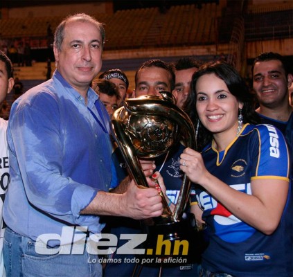 Imágenes de las últimas finales entre Olimpia y Motagua