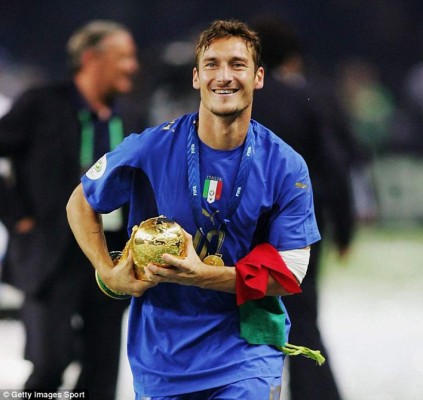 ¡Se les extranará! Siete leyendas del fútbol dijeron adiós en el 2017