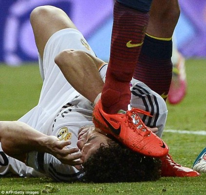 IMAGENES IMBORRABLES DEL CLÁSICO BARCELONA-REAL MADRID