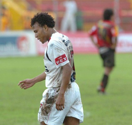 Conoce a los hondureños que han jugado en el Alajuelense