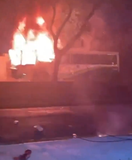 Drama en Brasil: Santos descendió y sus aficionados incendiaron las calles de la ciudad y el carro de un jugador