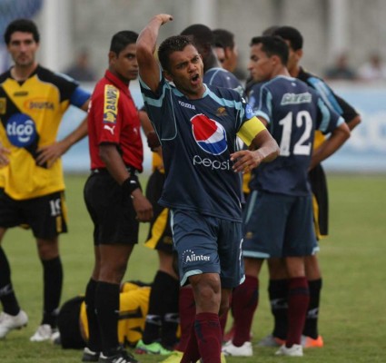 Los 11 futbolistas con más expulsiones en la historia de la Liga Nacional