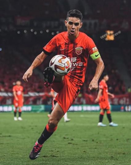 El brasileño Oscar se retira con 34 años y explica el duro motivo: Lamentablemente ocurrió esto...