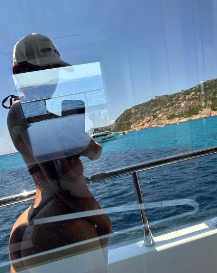 Georgina Rodríguez exhibe sus curvas en las vacaciones con Cristiano Ronaldo: “Los amantes de la playa”