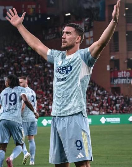 Hansi Flick tiene al reemplazo de Lewandowski: Se va al Barcelona; también habló con el Atlético