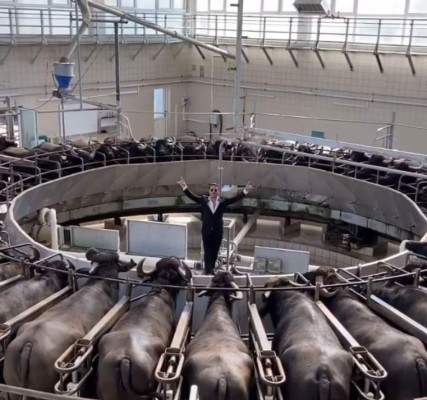 Fotos: Así es la vida de Salt Bae, el excéntrico cocinero turco al que tanto aman los futbolistas
