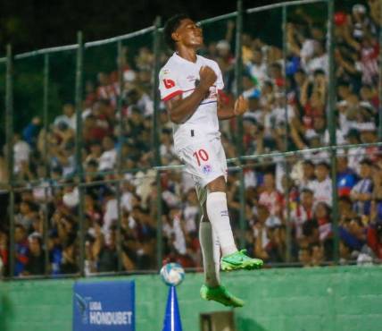 Las promesas que iluminan la Liga Nacional y que esperan convertirse en figuras: dos que ya brillan con 17 años